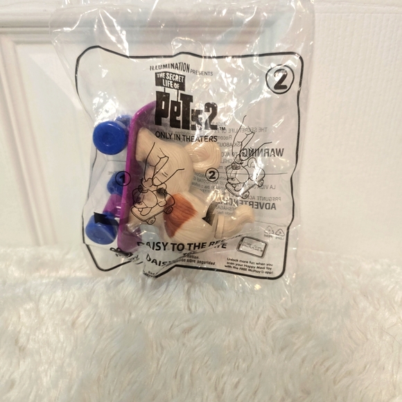 The Secret Life Of Pets 2 Daisy To The Rescue Happy Meal Toy - Picture 2 of 3